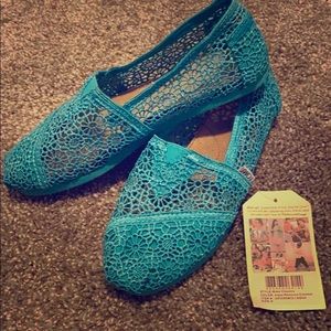 New! 🦚 Aqua Morocco Crochet TOMS